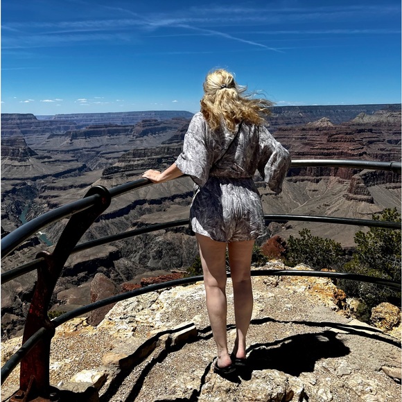 Meet your Posher, Jackie - Picture 2 of 3